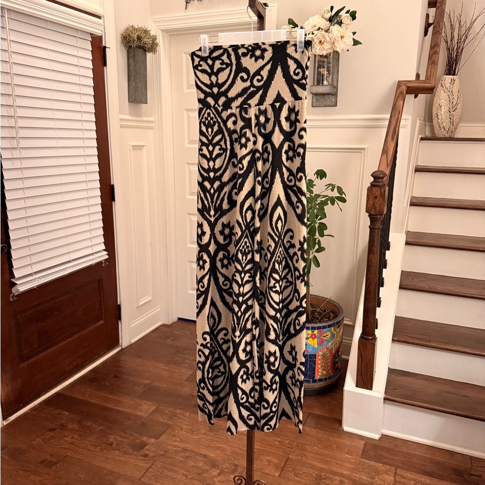 Auditions EUC Black/Cream Patterned High Rise/Fold Over Wide Leg Stretch Pants
